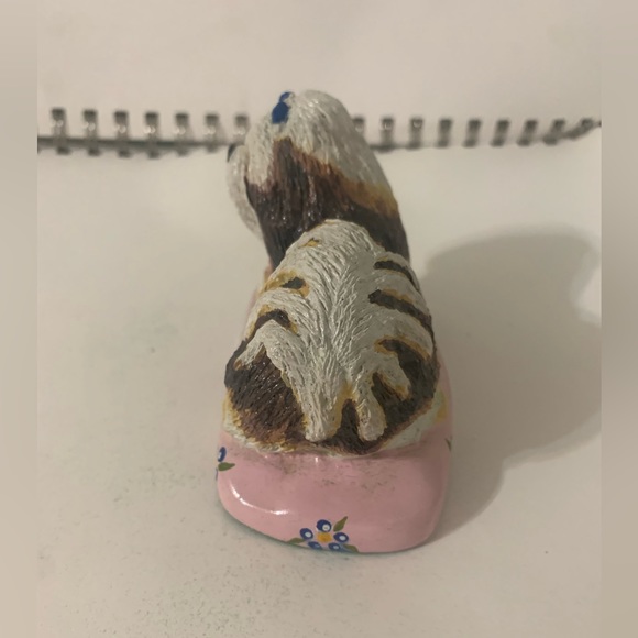 Vintage Basil Matthews Dog Shih Tzu Lhasa Apso on Pink Pillow Figurine - Picture 2 of 6